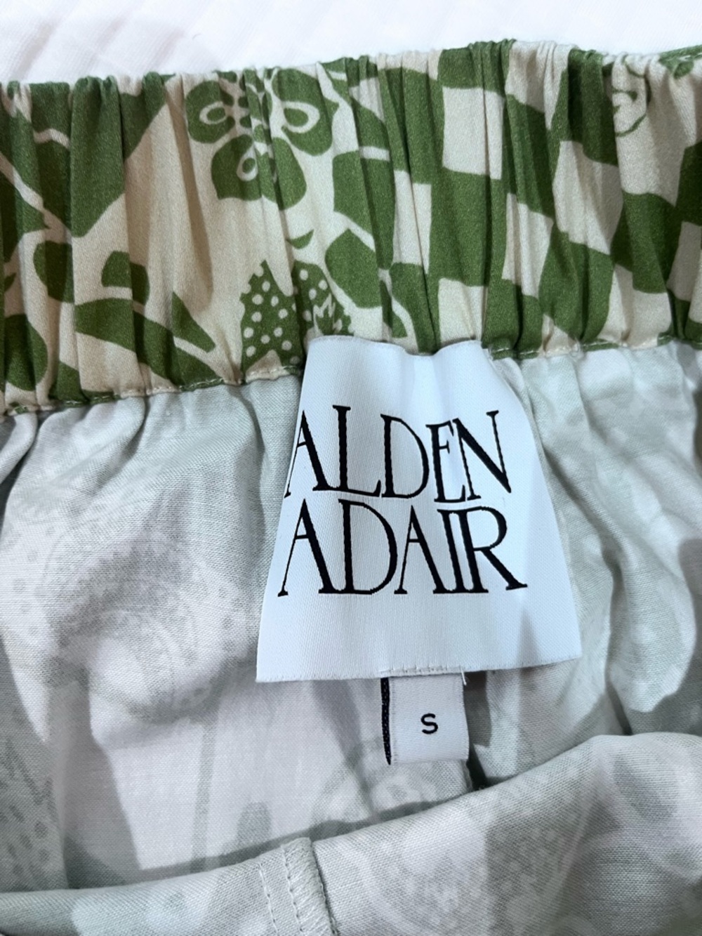 Alden Adair Green/Cream Belted High Waisted Shorts Picnic Pattern Sz S - Picture 13 of 13